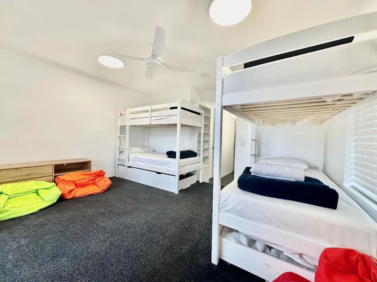 Super Modern Diamond Beach Resort Penthouse 33 Голд-Кост