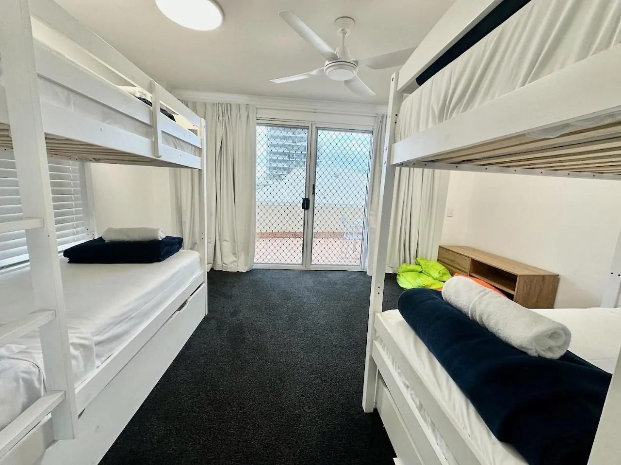 Super Modern Diamond Beach Resort Penthouse 33 Голд-Кост Австралия
