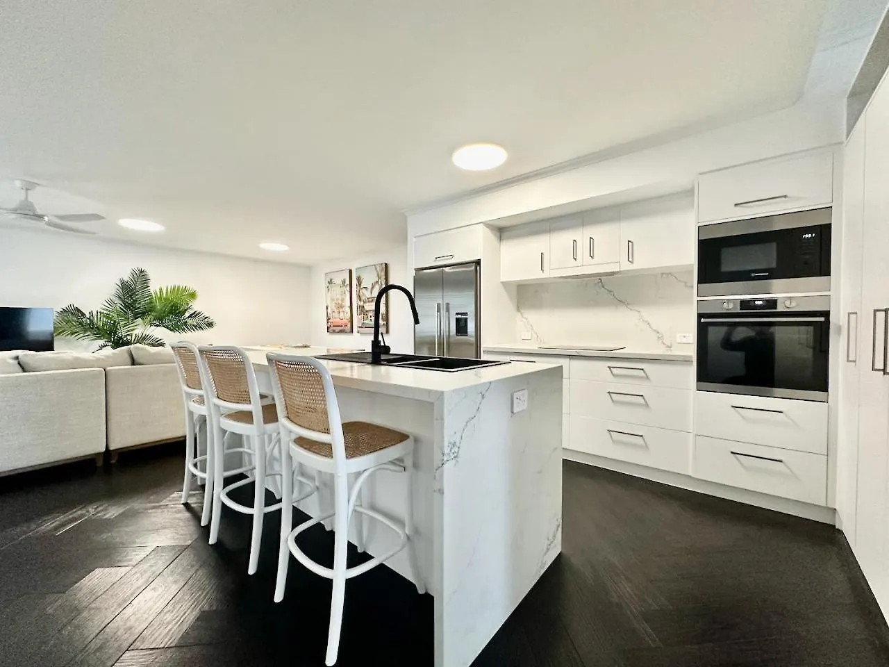Super Modern Diamond Beach Resort Penthouse 33 Голд-Кост Апартаменты