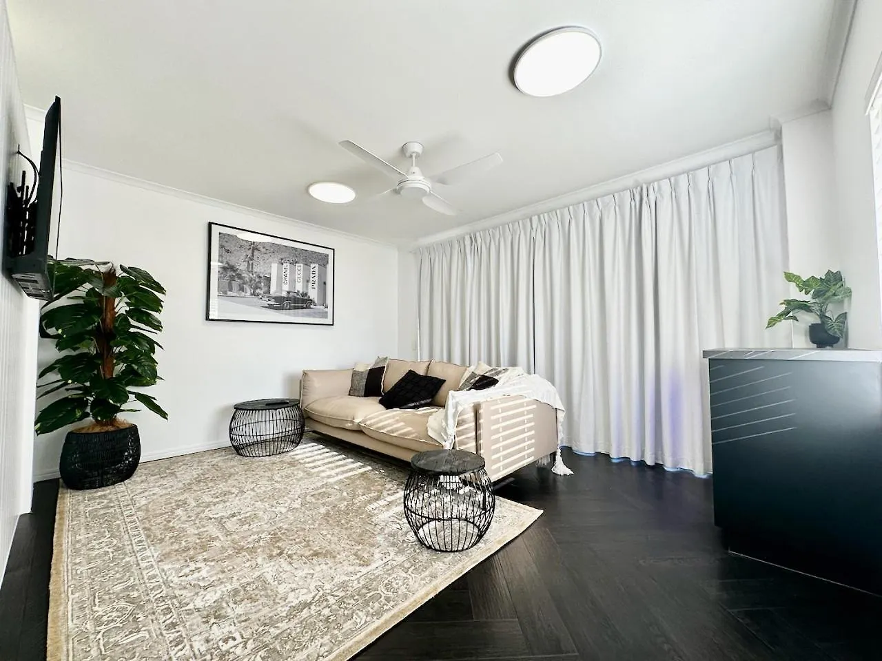 Super Modern Diamond Beach Resort Penthouse 33 Gold Coast